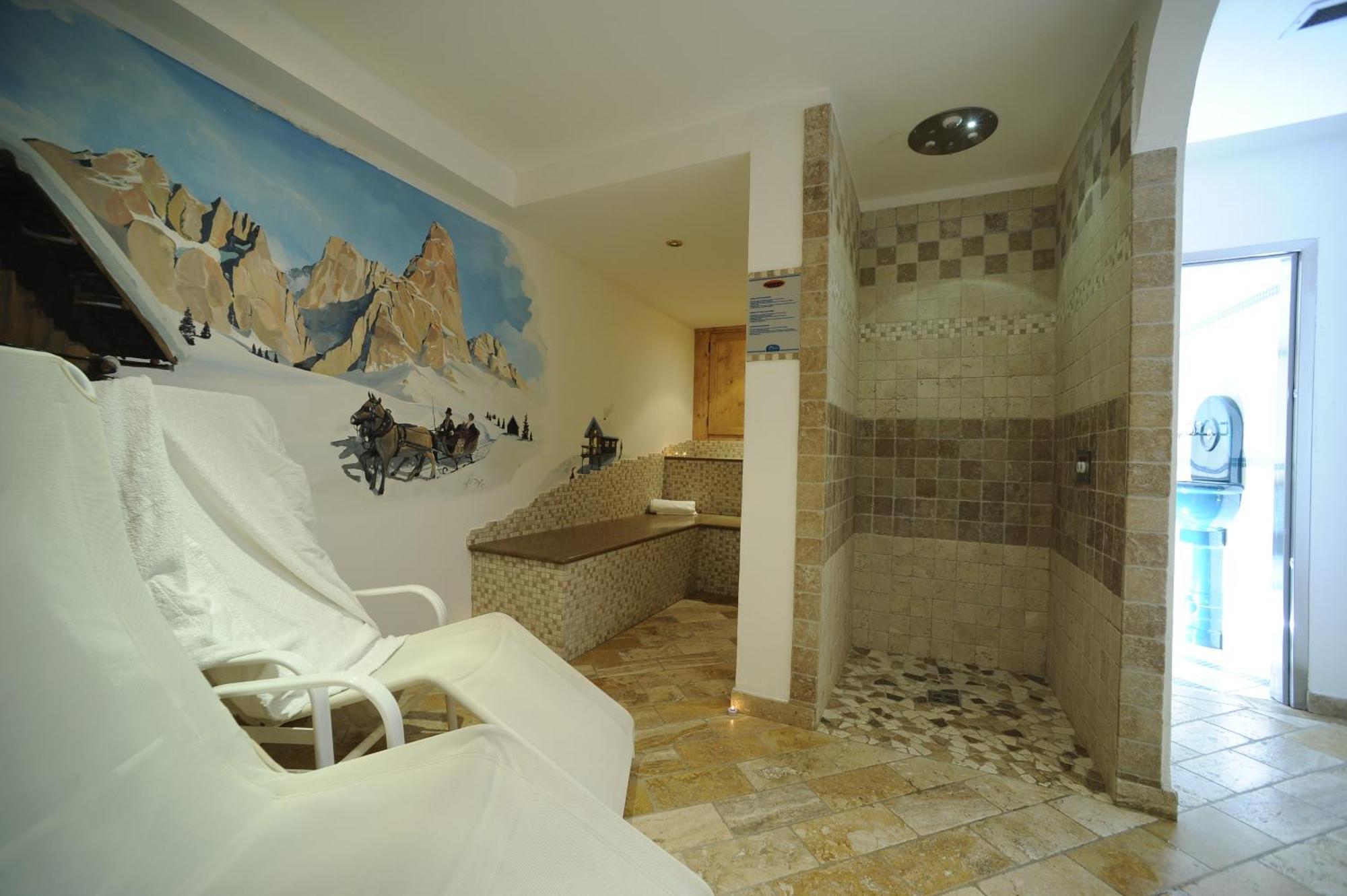 Residence Edelweiss San Martino Di Castrozza Exterior photo