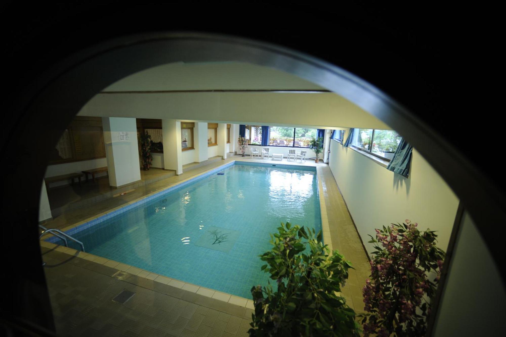 Residence Edelweiss San Martino Di Castrozza Exterior photo