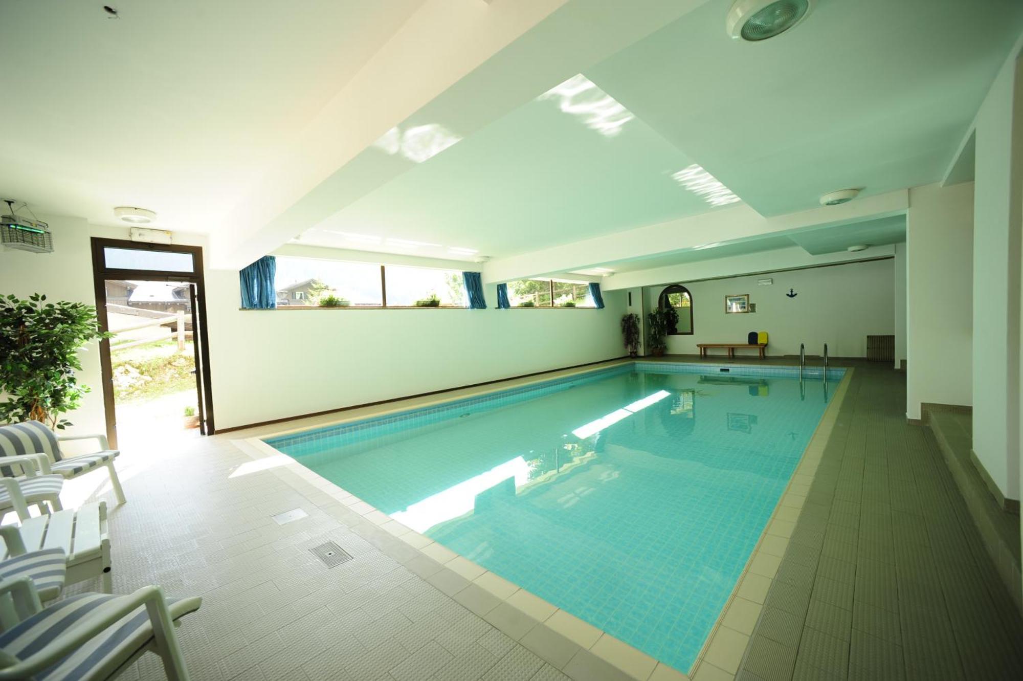 Residence Edelweiss San Martino Di Castrozza Exterior photo
