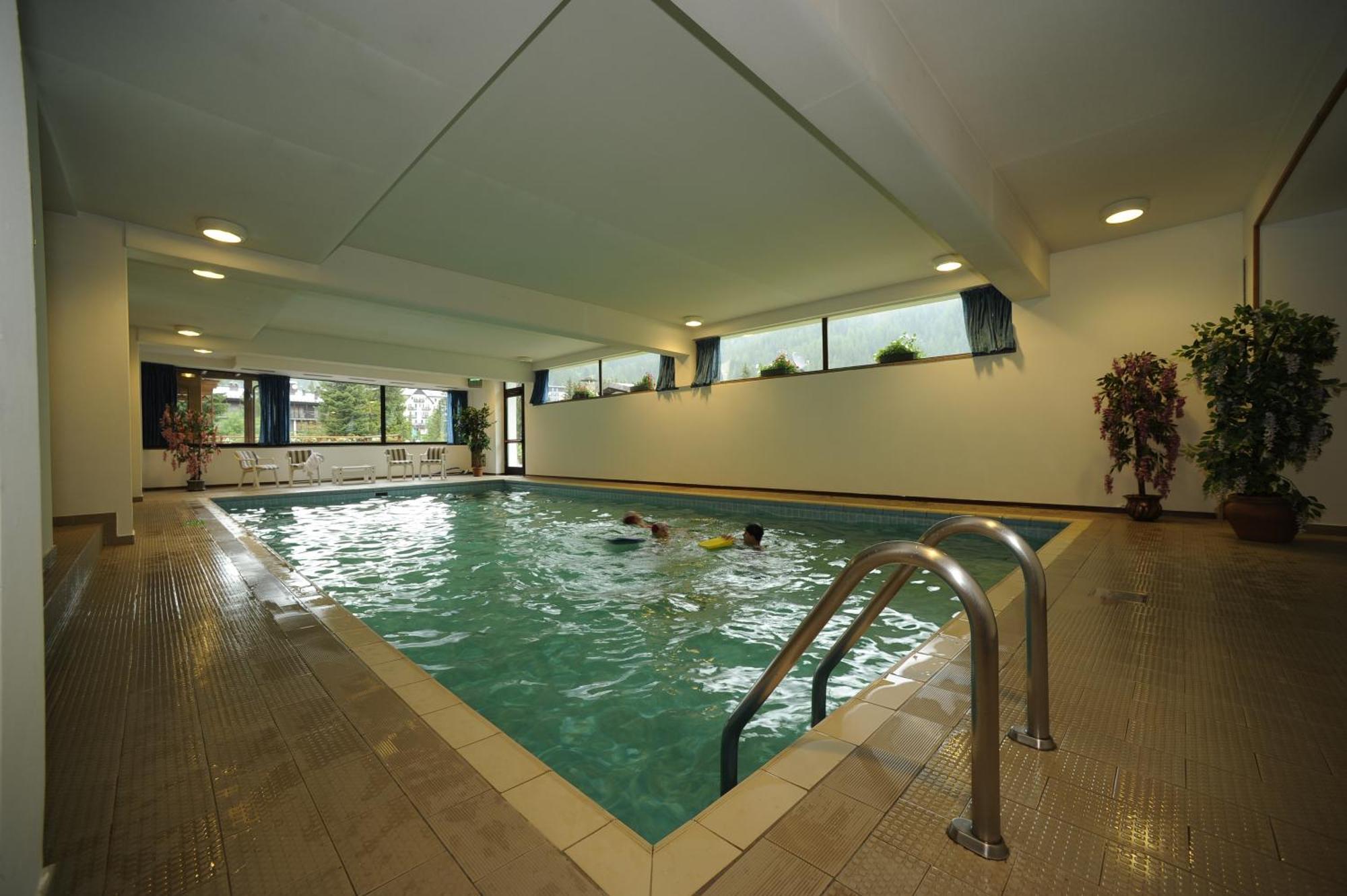 Residence Edelweiss San Martino Di Castrozza Exterior photo
