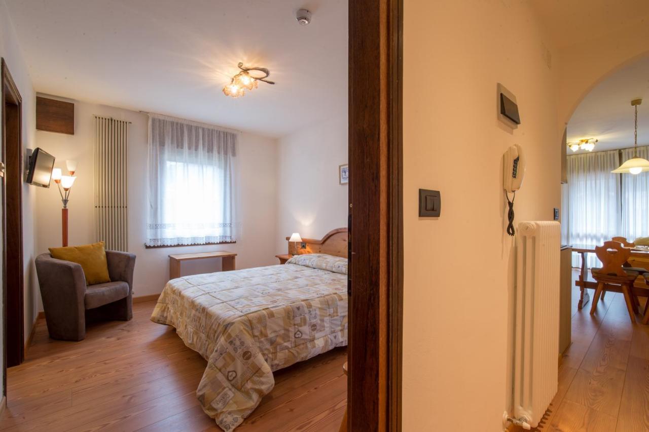 Residence Edelweiss San Martino Di Castrozza Exterior photo